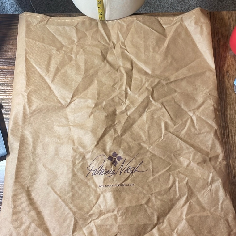 Patricia Nash dust bag 21x23